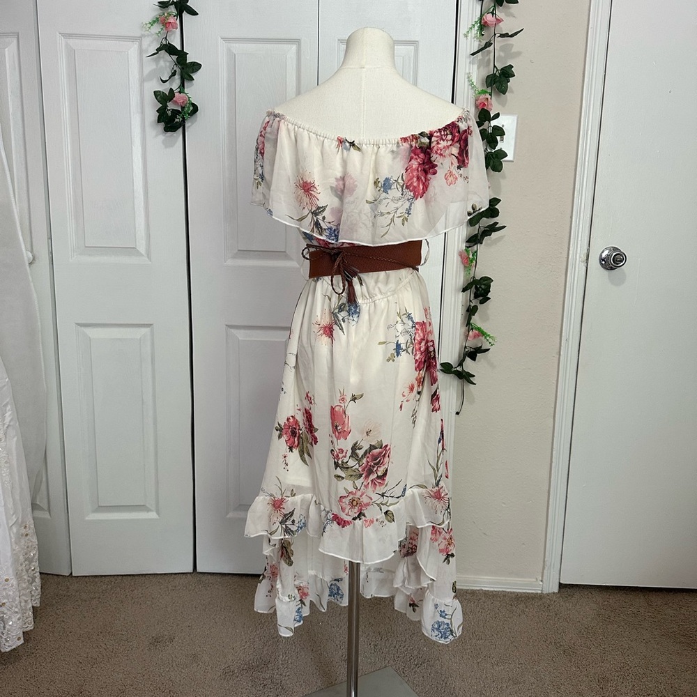 Floral Off-Shoulder Maxi Dress - Picture 2 of 5